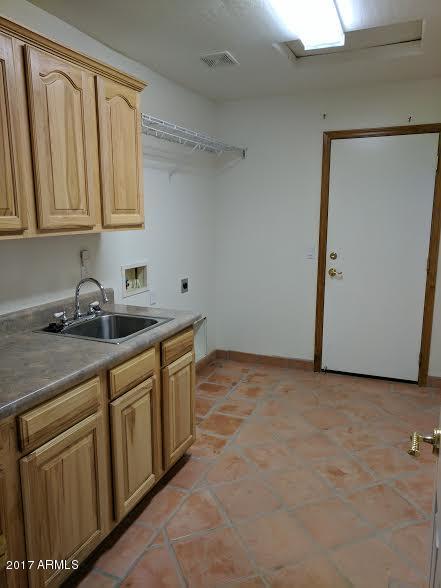 34410 West Eclipse Road Stanfield, AZ 85172 - Photo 45 of 48 Laundryroom (1)