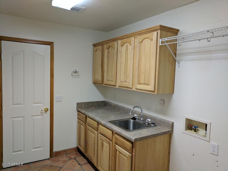 34410 West Eclipse Road Stanfield, AZ 85172 - Photo 46 of 48 Laundryroom (2)