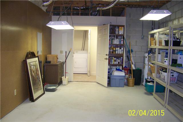 1062 Logue Road Mount Juliet, TN 37122 - Photo 12 of 20 a view of an empty room with shelves