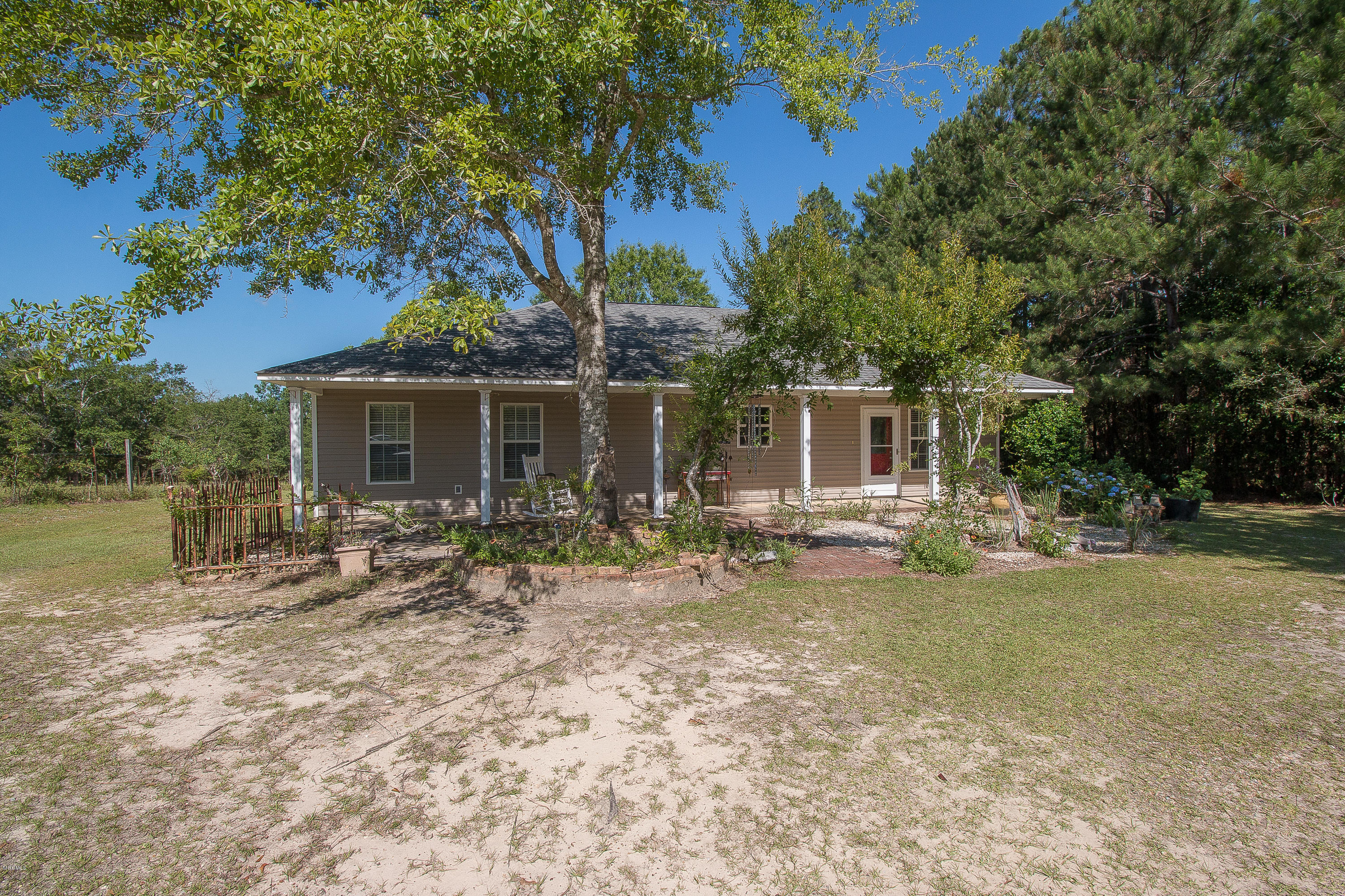 20439 Scarborough Road Saucier, MS 39574 - Photo 3 of 21 20439 Scarborough Rd-102