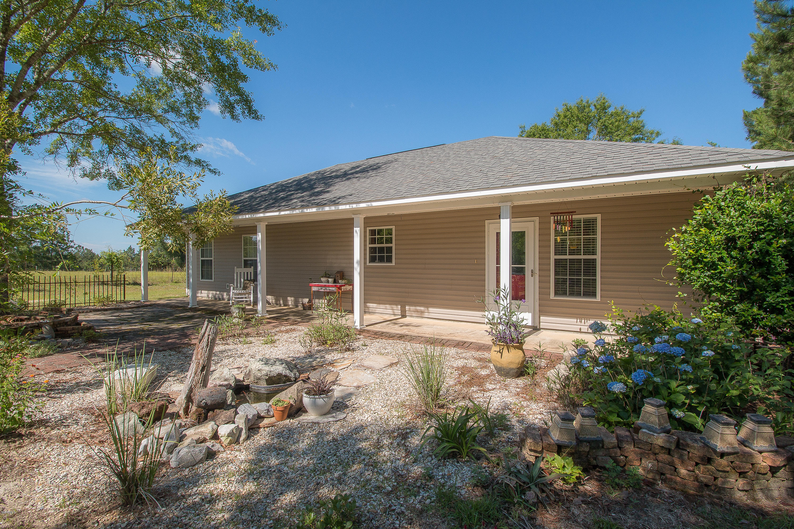 20439 Scarborough Road Saucier, MS 39574 - Photo 4 of 21 20439 Scarborough Rd-103