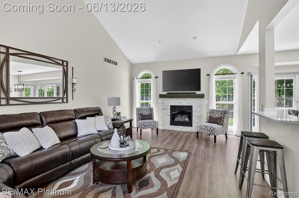 5060 Yax Pointe Drive Howell, MI 48843 - Photo 5 of 61