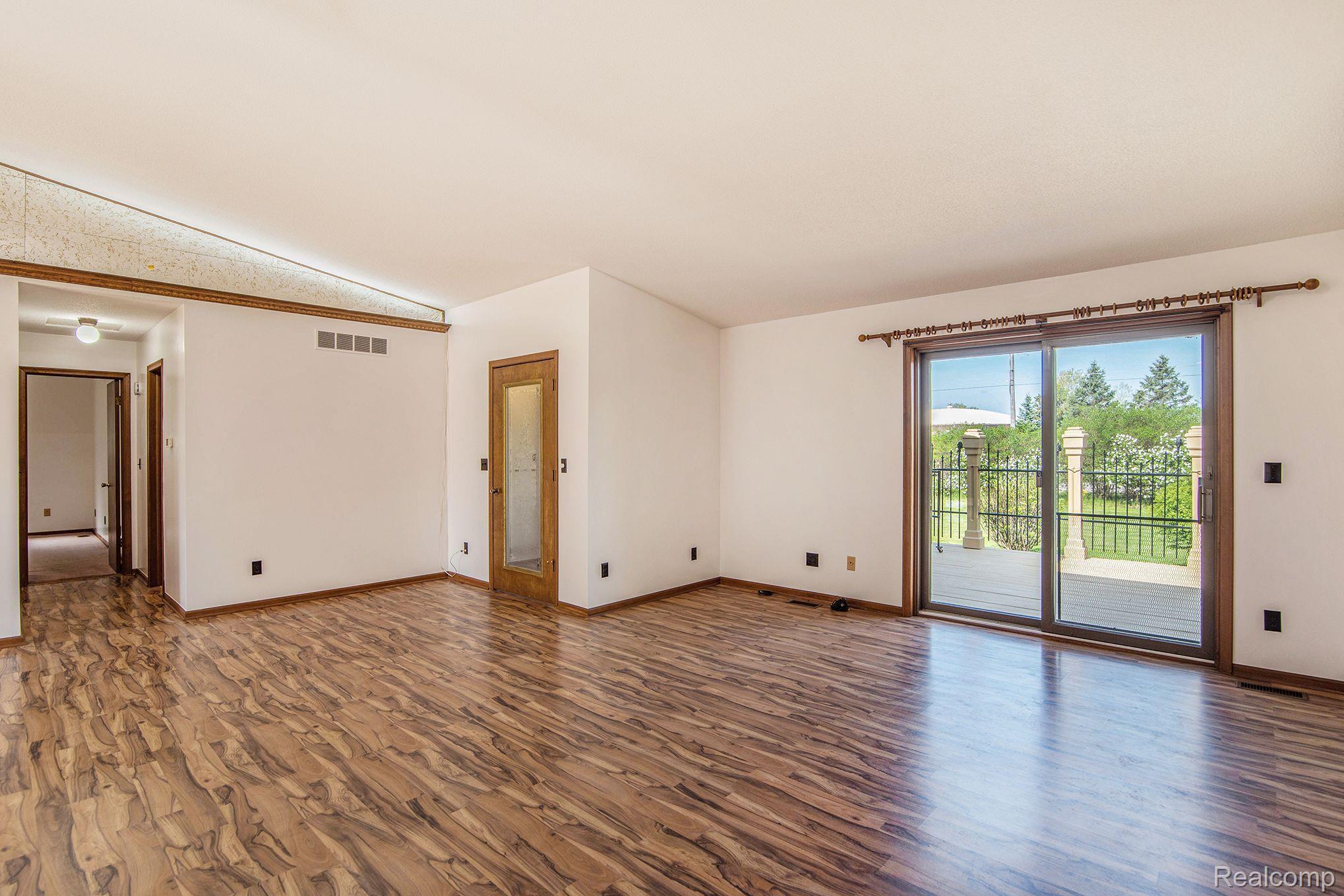 7287 Vassar Road Grand Blanc, MI 48439 - Photo 7 of 31 Gallery Image 7