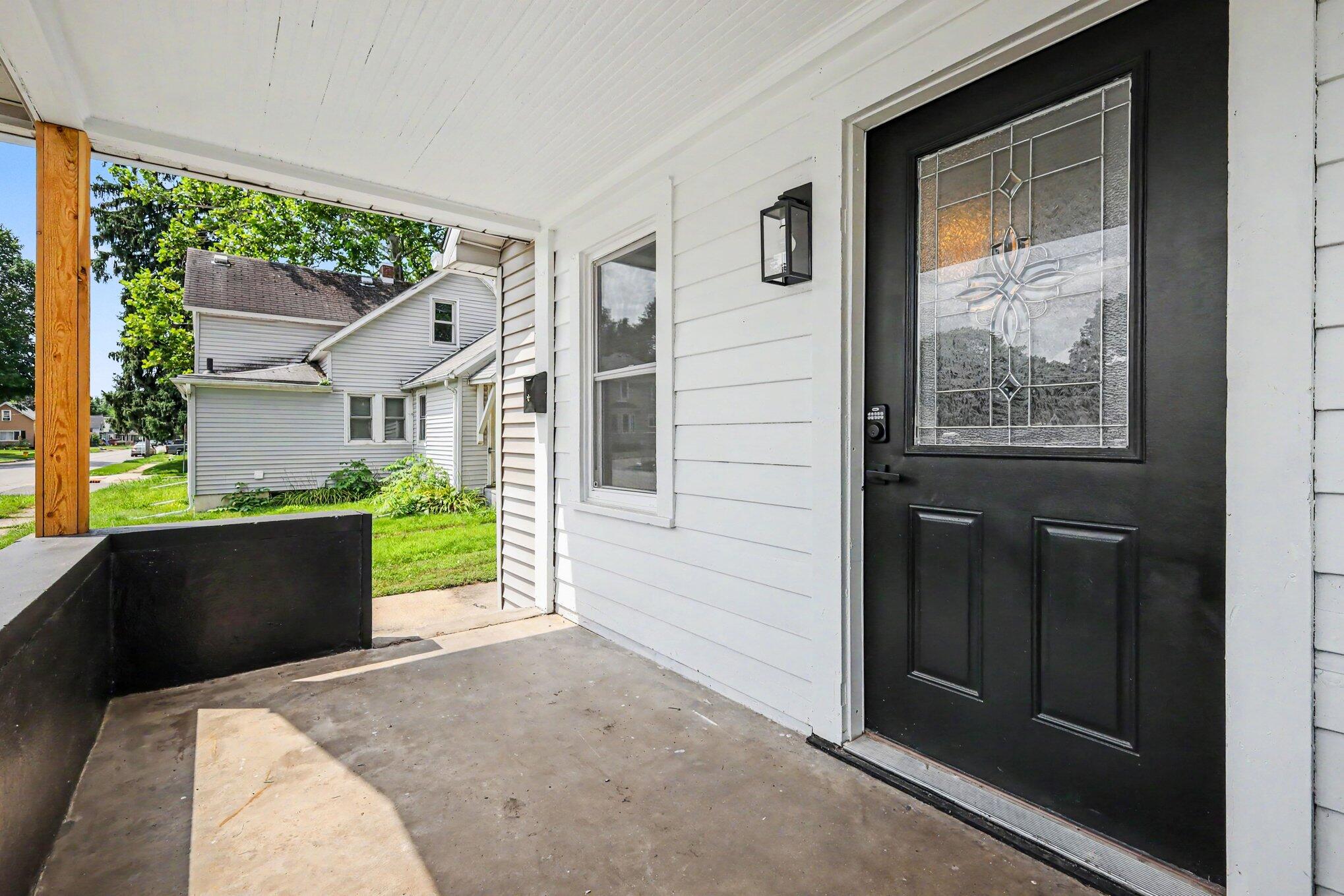 206 Rumely Street La Porte, IN 46350 - Photo 5 of 16 2038x1359
