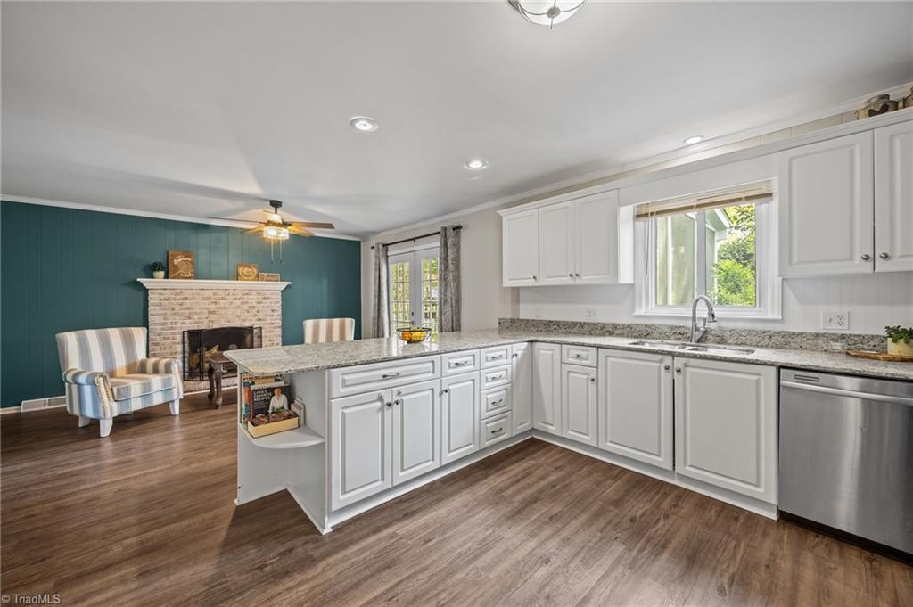 511 Rockspring Road High Point, NC 27262 - Photo 15 of 44