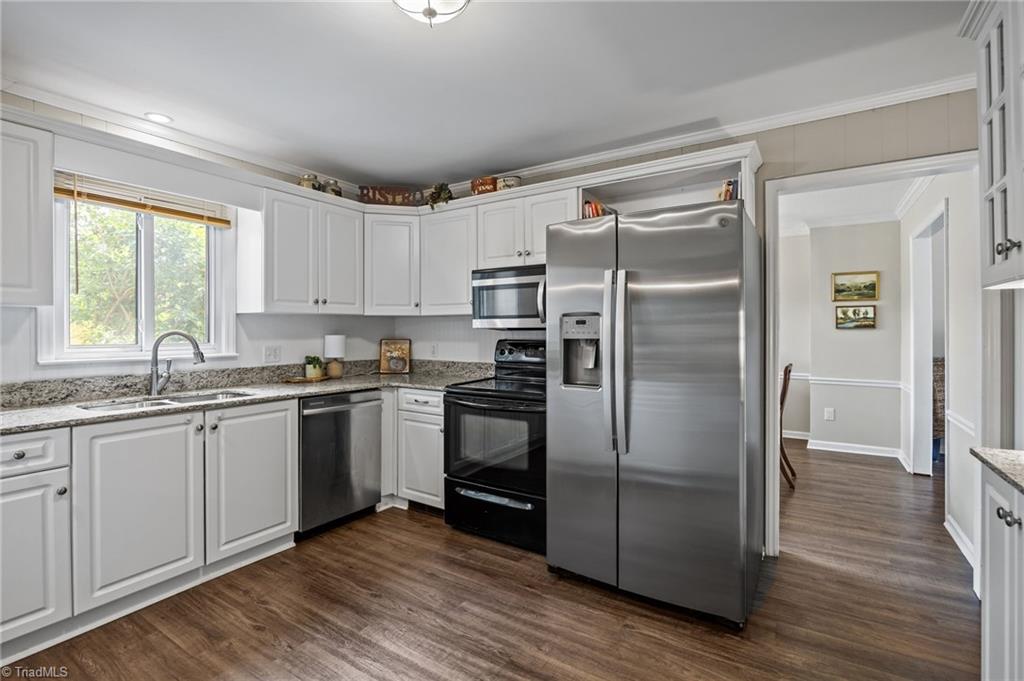 511 Rockspring Road High Point, NC 27262 - Photo 17 of 44