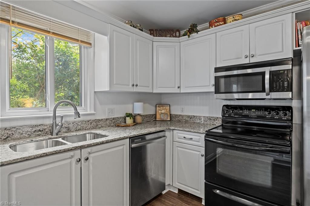 511 Rockspring Road High Point, NC 27262 - Photo 18 of 44