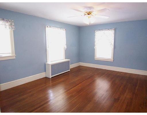 137 Manchester Terrace Springfield, MA 01108 - Photo 8 of 11