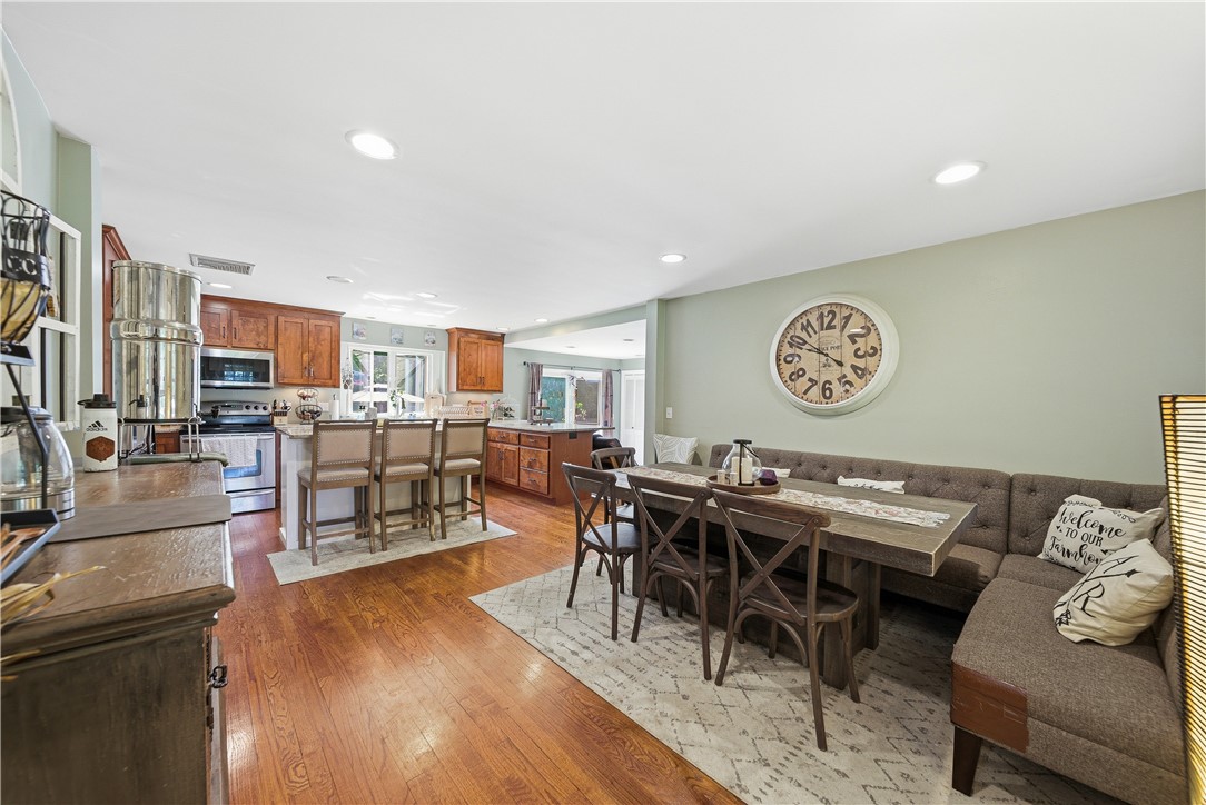 652 Old Post Road North Attleboro, MA 02760 - Photo 8 of 41
