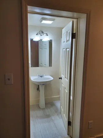 $945 | 45 Park Avenue, Unit 20, Albany, NY 12202