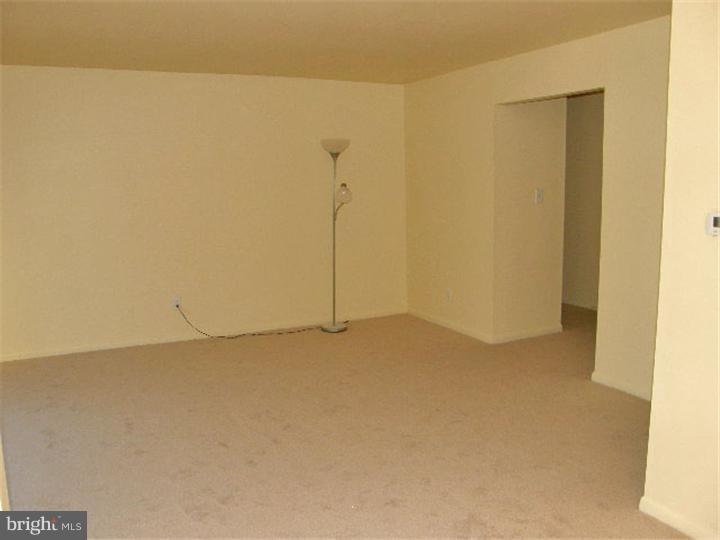 167-3 Echelon Road Voorhees, NJ 08043 - Photo 11 of 23 Living Room
