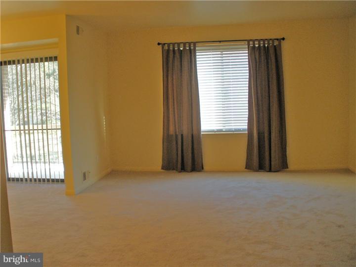 167-3 Echelon Road Voorhees, NJ 08043 - Photo 7 of 23 Living Room