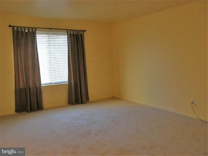 167-3 Echelon Road Voorhees, NJ 08043 - Photo 9 of 23 Living Room