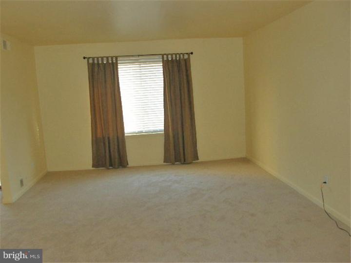 167-3 Echelon Road Voorhees, NJ 08043 - Photo 10 of 23 Living Room