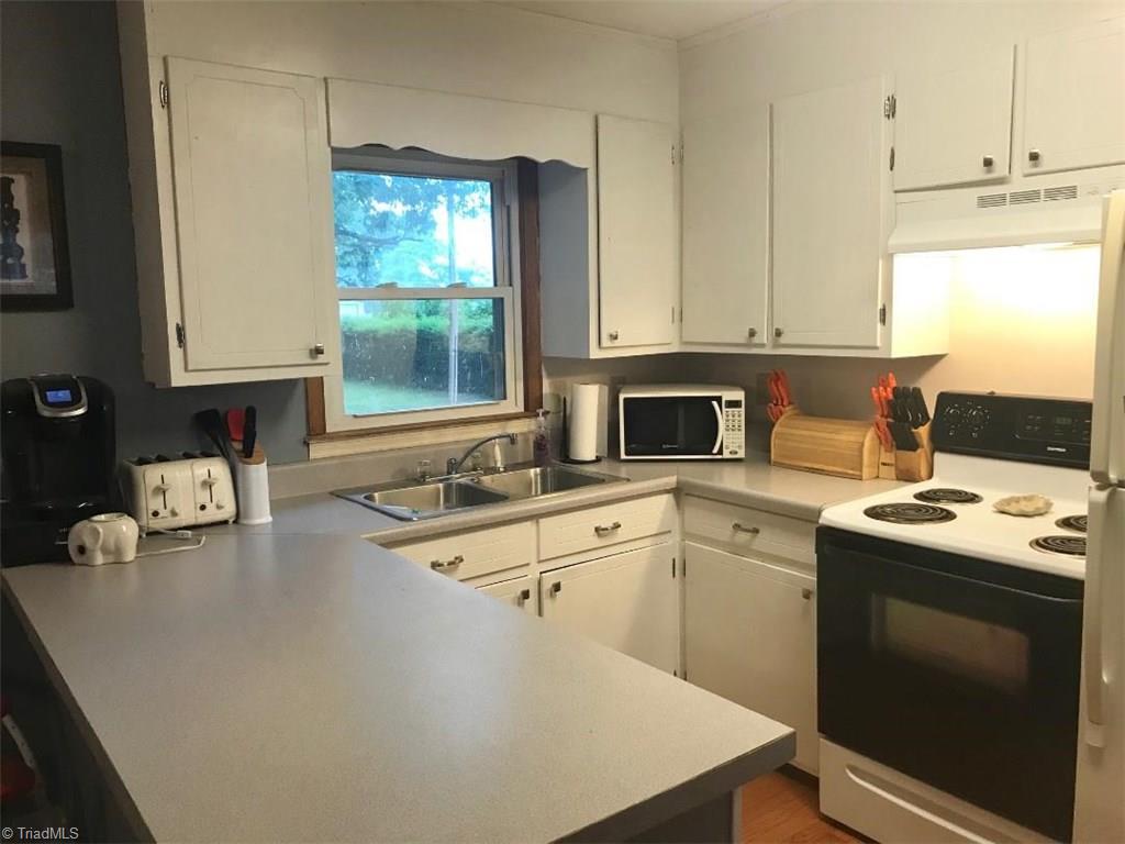 303 Stratford Road Lexington, NC 27292 - Photo 3 of 8