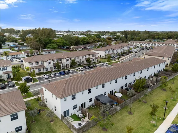 $3,000 | 12258 Northwest 24th Place, Miami, FL 33167