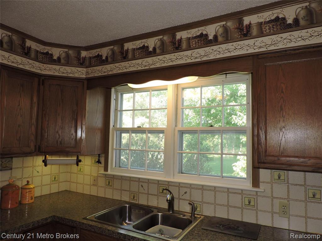 4270 North Irish Road Davison, MI 48423 - Photo 8 of 54