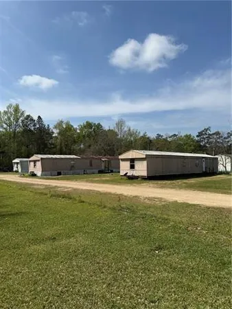 $325,000 | 207-217 West Railroad Avenue, Independence, LA 70443