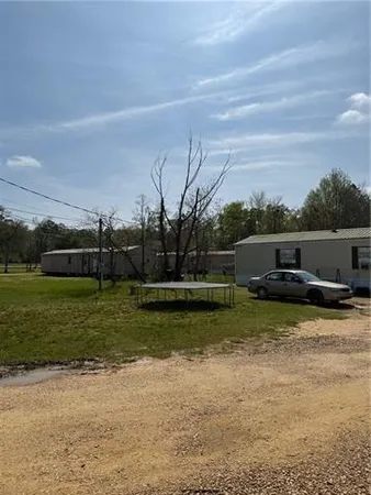 $325,000 | 207-217 West Railroad Avenue, Independence, LA 70443