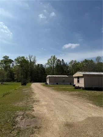 $325,000 | 207-217 West Railroad Avenue, Independence, LA 70443