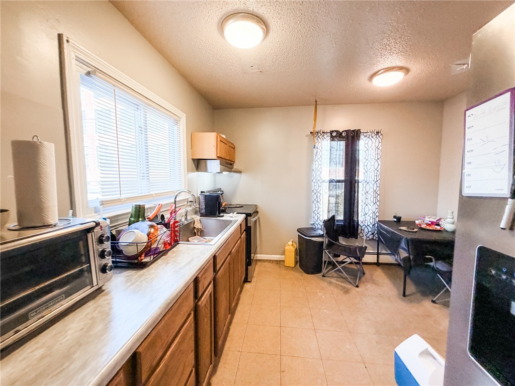 142 Brook Street Woonsocket, RI 02895 - Photo 10 of 29