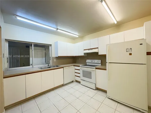 $2,000 | 16924 Southwest 112th Court, Unit V3342, Miami, FL 33157