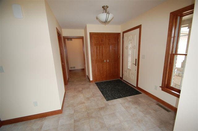 2207 Wakefield Road Goshen, IN 46528 - Photo 5 of 7 Gallery Image 5