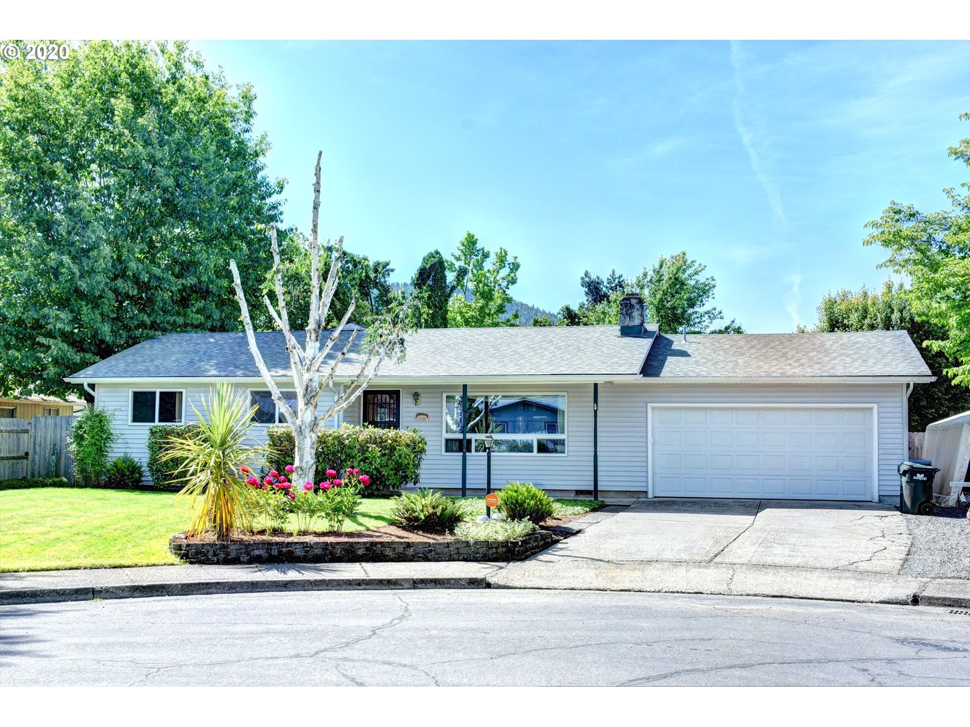 660 70th Street Springfield, OR 97478 - Photo 1 of 29 Gallery Image 1