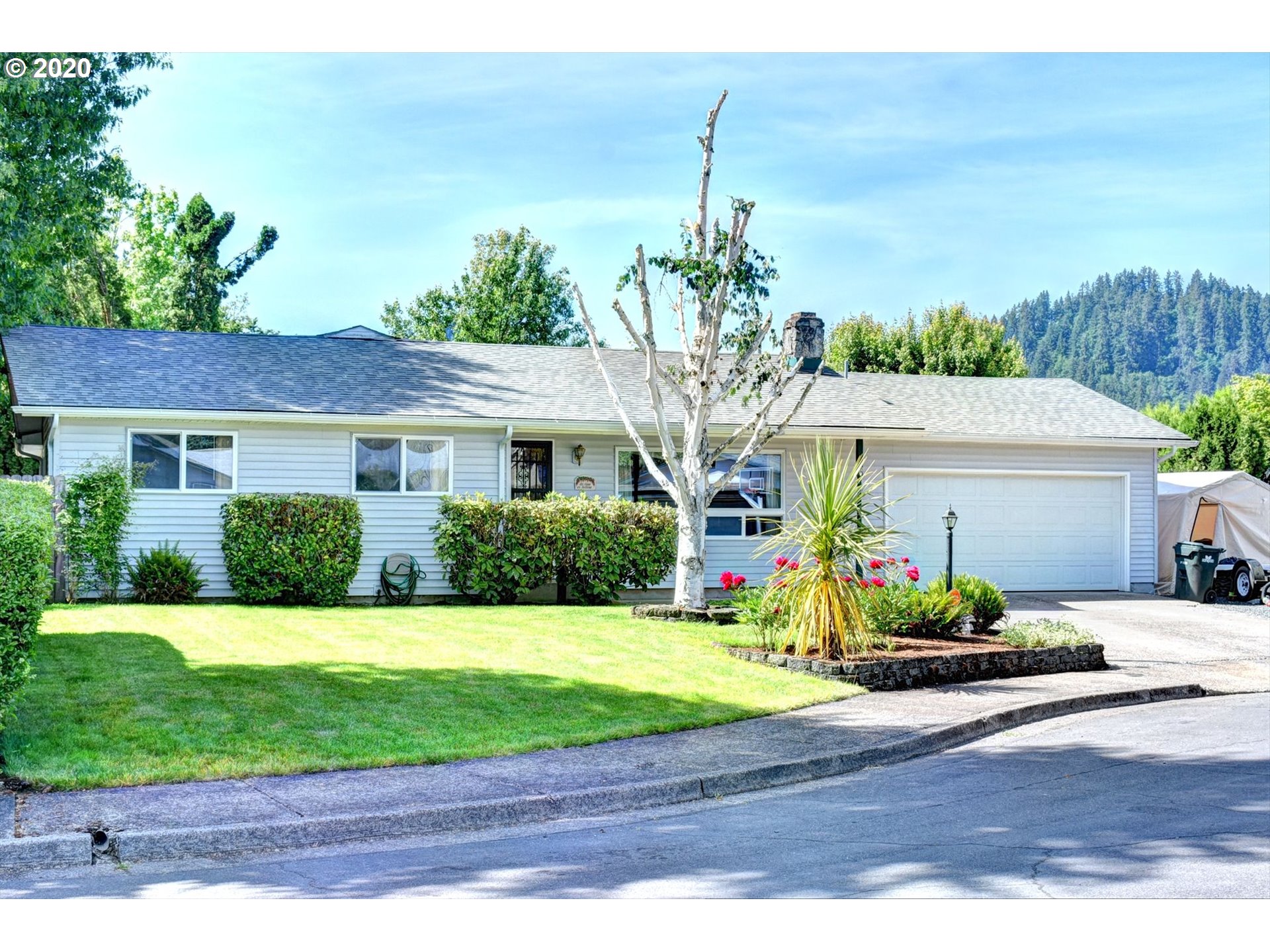 660 70th Street Springfield, OR 97478 - Photo 2 of 29 Gallery Image 2