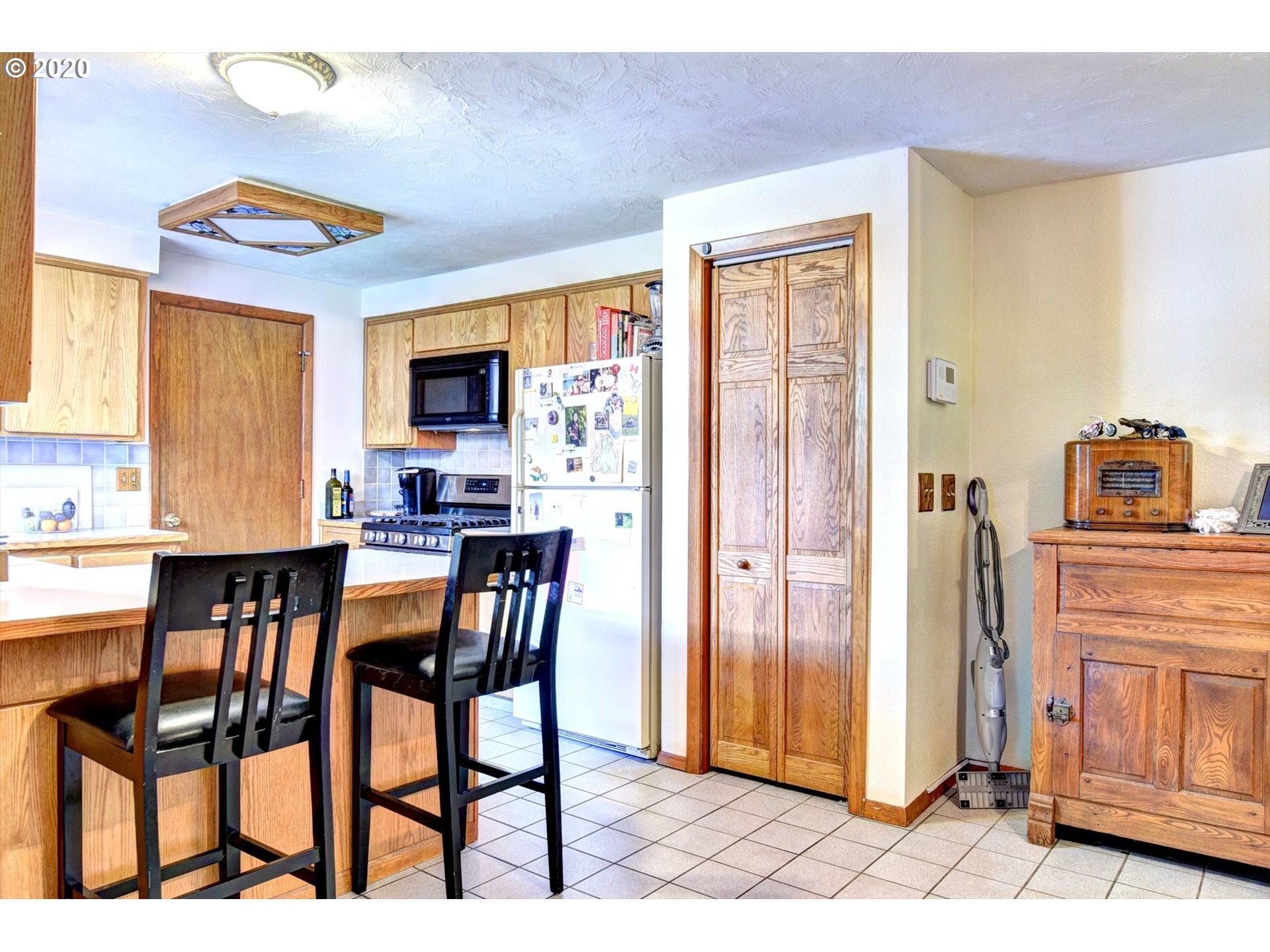 660 70th Street Springfield, OR 97478 - Photo 9 of 29 Gallery Image 9