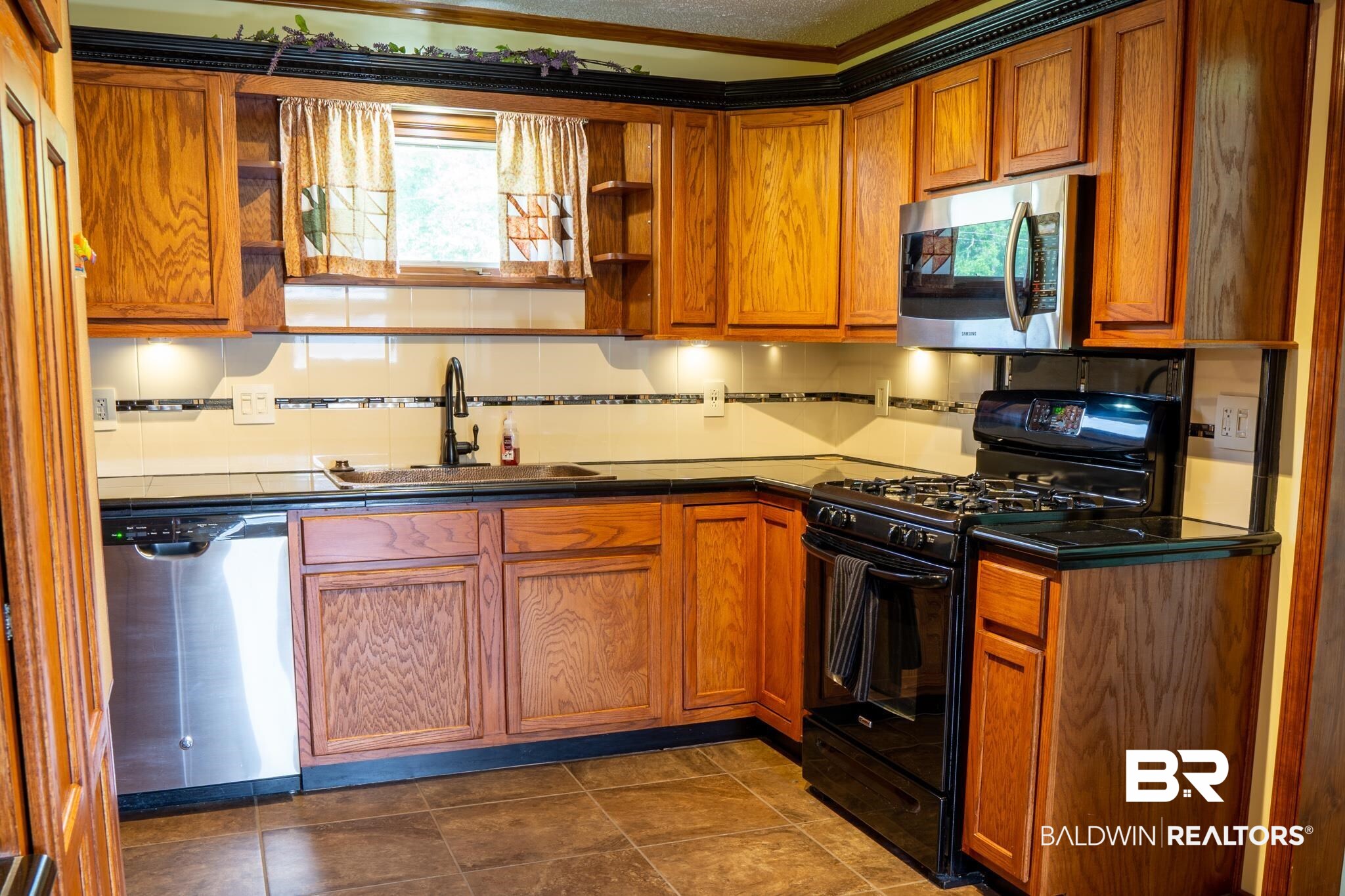 518 West Fern Avenue Foley, AL 36535 - Photo 22 of 44 Kitchen
