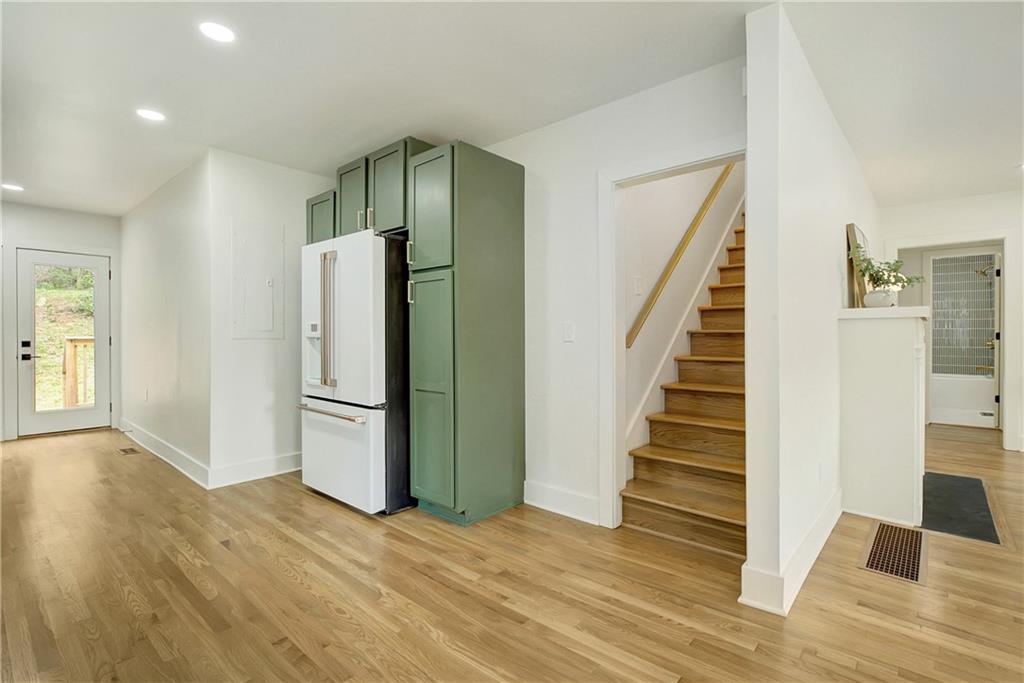 1747 Cascade Terrace Southwest Atlanta, GA 30311 - Photo 15 of 43