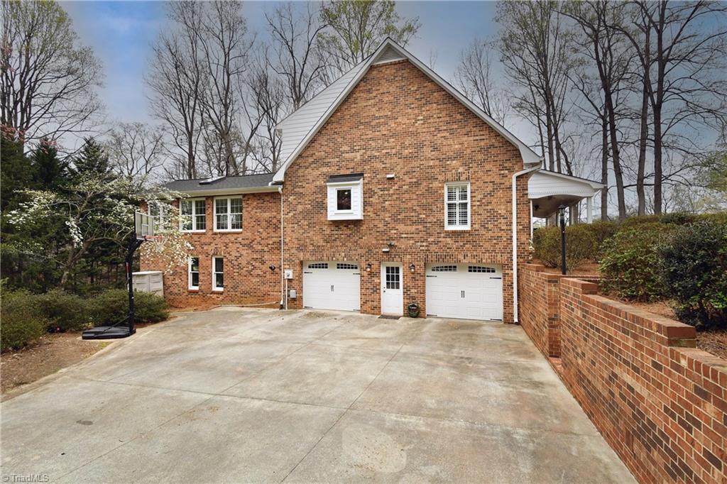 891 Moyers Road Winston-Salem, NC 27104 - Photo 32 of 38 Single Garage