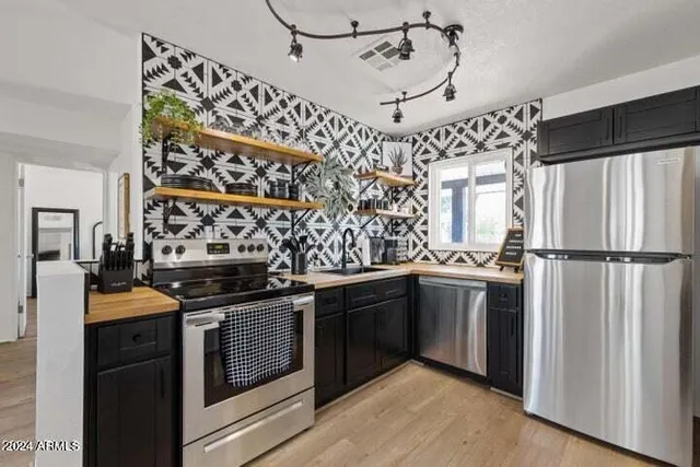 $2,750 | 2554 East Villa Rita Drive, Phoenix, AZ 85032