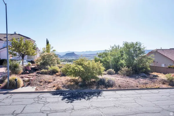 $299,000 | 318 North Crest Line Circle, Unit 21, St. George, UT 84790
