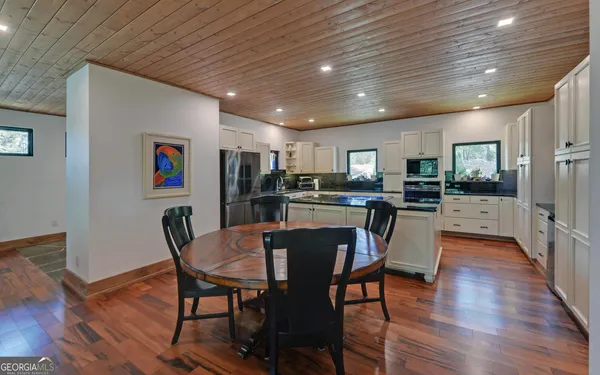 $1,100,000 | 675 Freedom Hgt, Hartwell, GA 30643