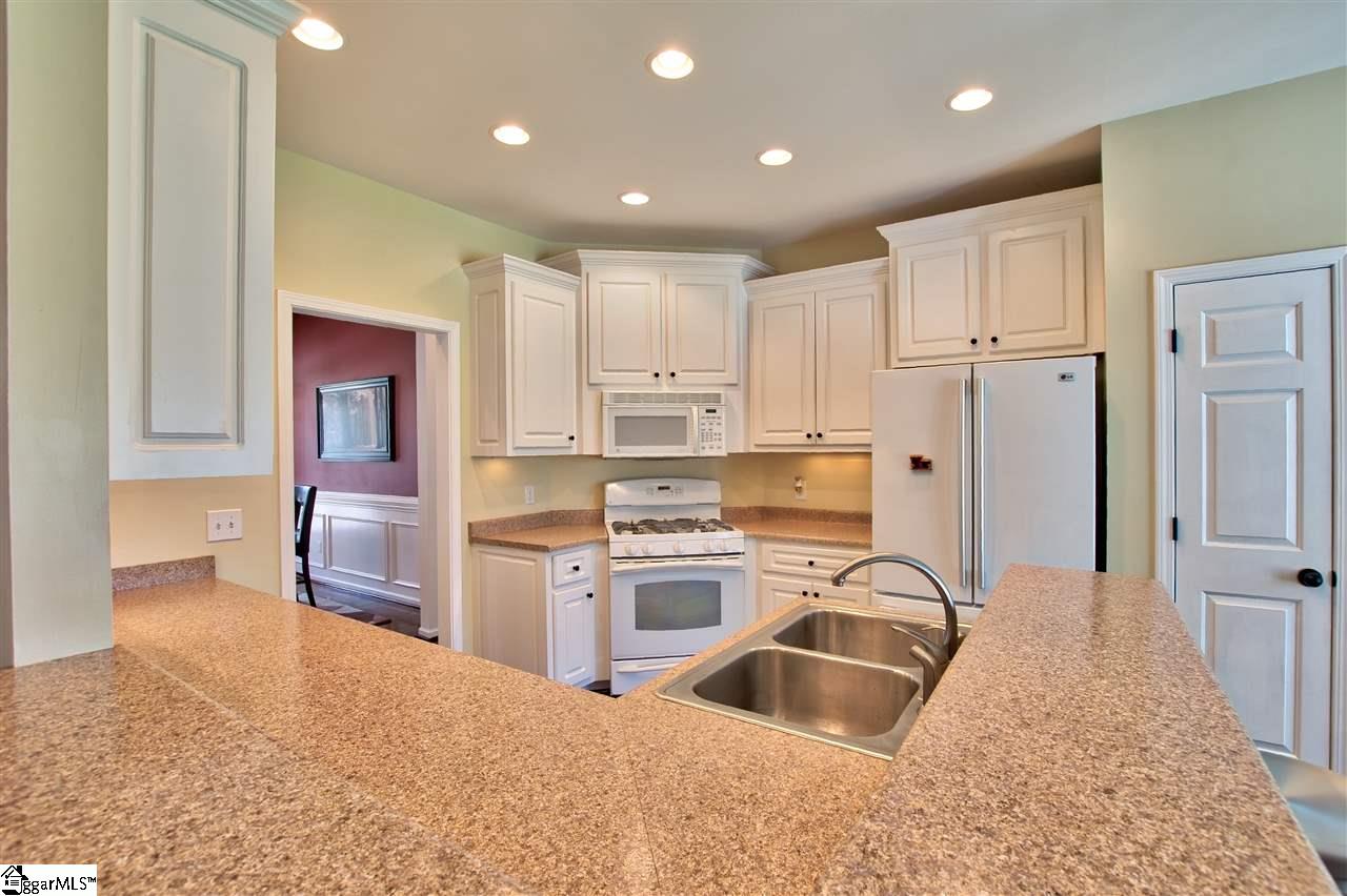 204 Forked Oak Way Fountain Inn, SC 29644 - Photo 12 of 27 Gallery Image 12