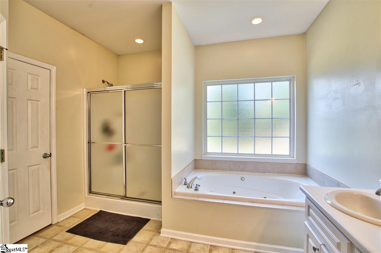 204 Forked Oak Way Fountain Inn, SC 29644 - Photo 16 of 27 Gallery Image 16