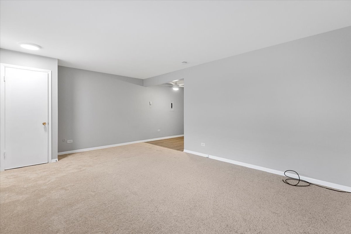 6256 West 64th Place, Unit 104 Chicago, IL 60638 - Photo 9 of 19 a view of an empty room