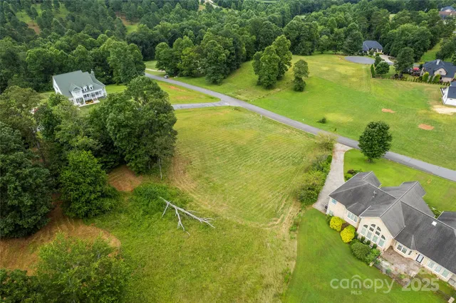 a view of a tennis court