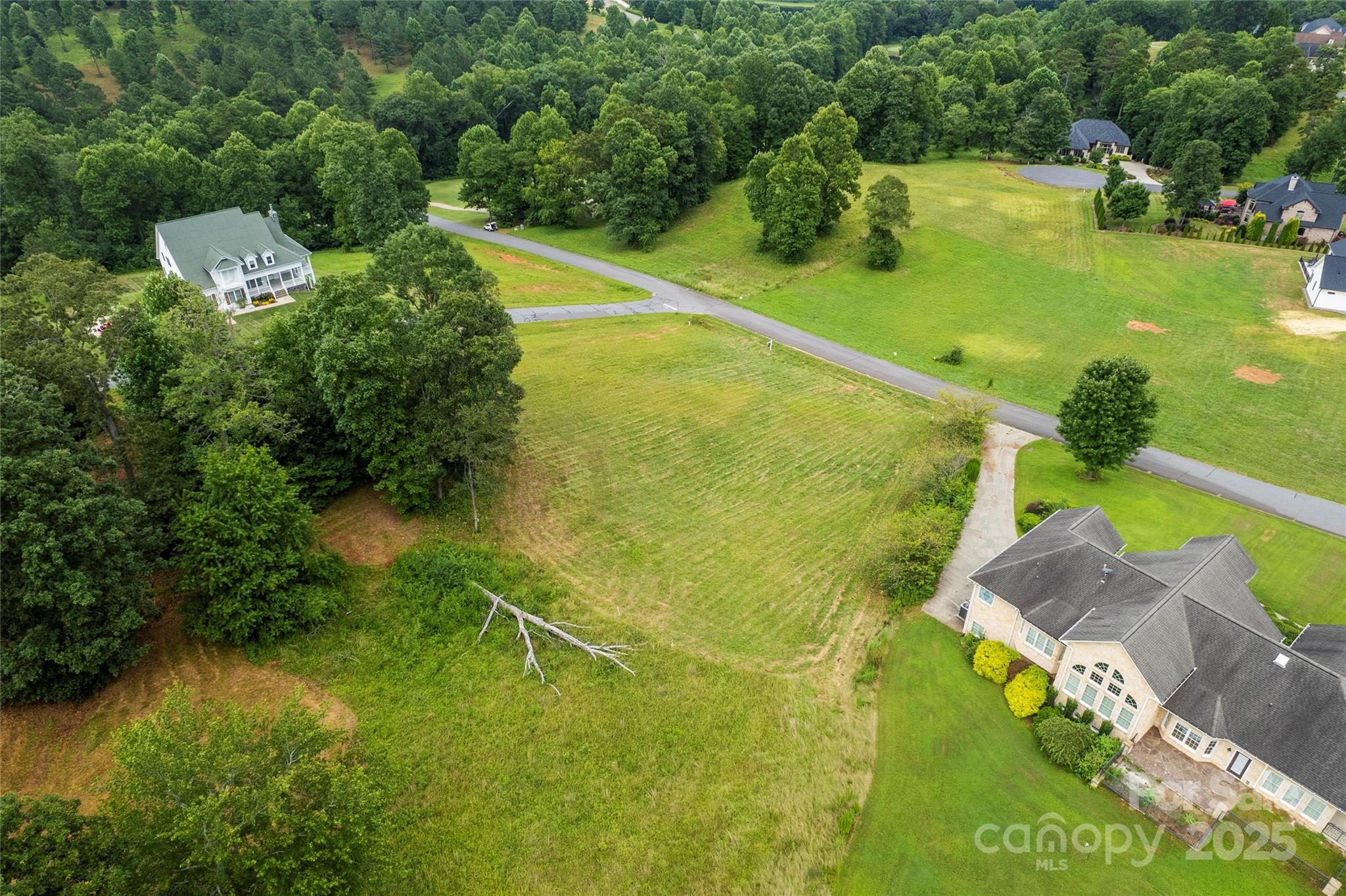 3615 Cornwell Court, Unit 149 Morganton, NC 28655 - Photo 7 of 20 a view of a tennis court