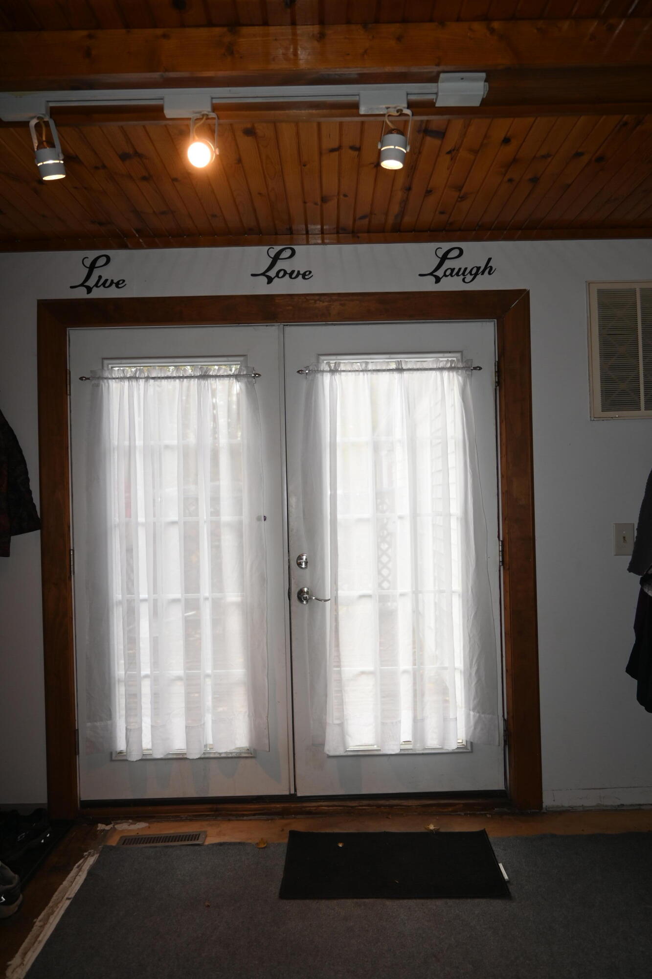 3305 Maple Grove Road Muskegon, MI 49441 - Photo 6 of 24 DSC_0076