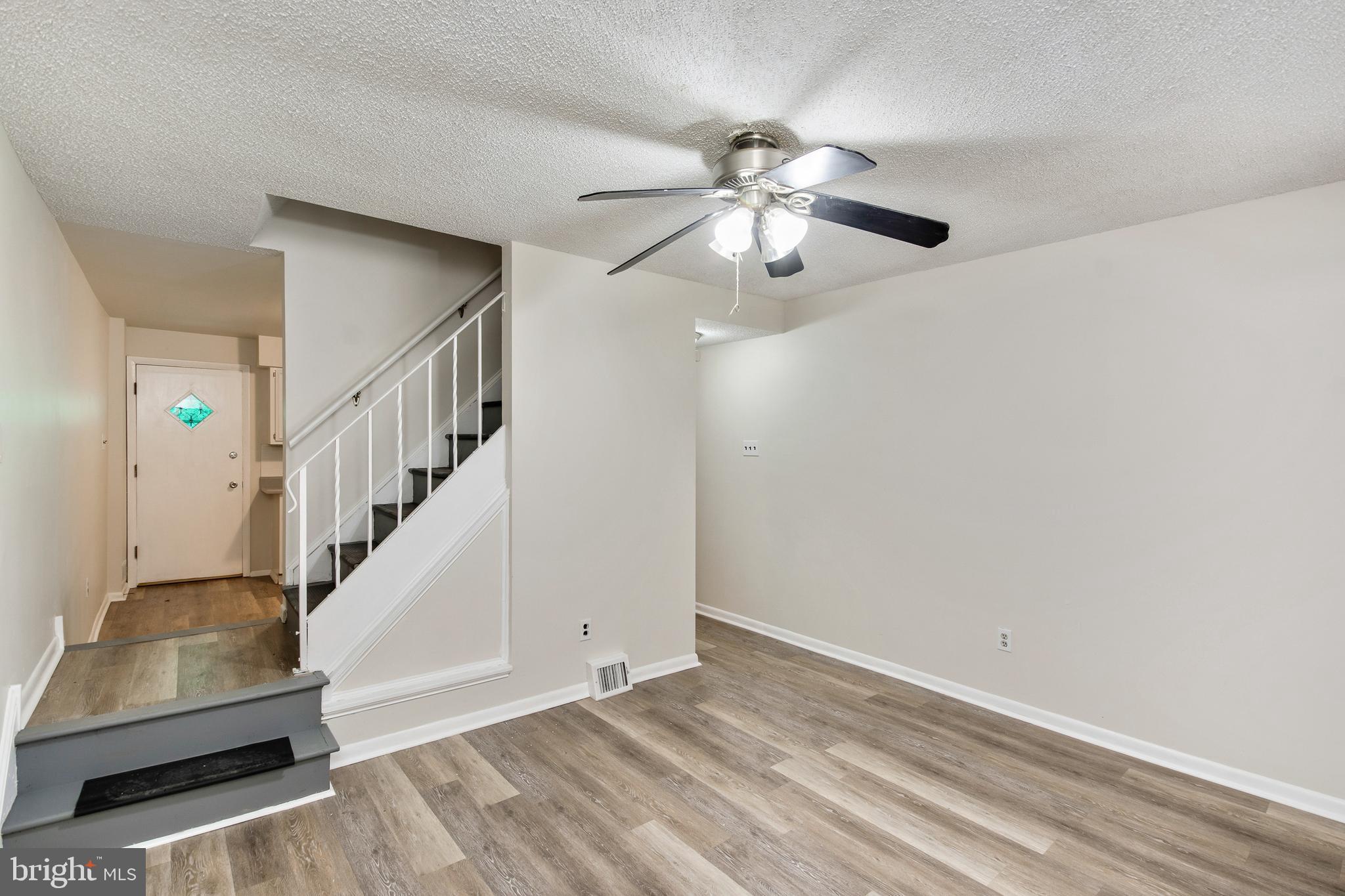 528 East Rittenhouse Street Philadelphia, PA 19144 - Photo 7 of 25 Living room