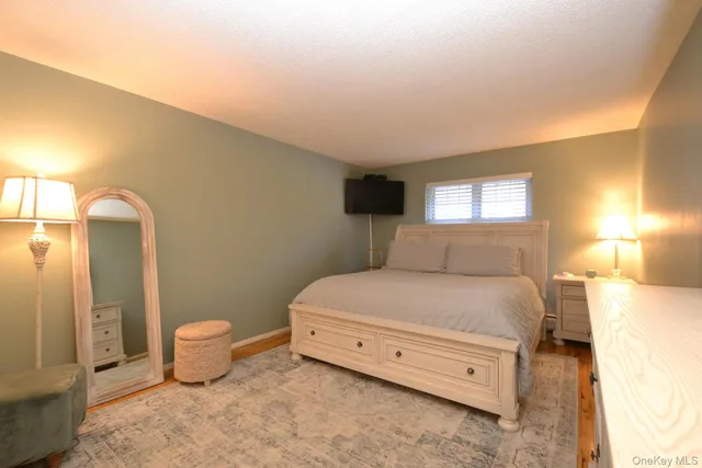 $259,990 | 25 Glen Hollow Drive, Unit H23, Holtsville, NY 11742