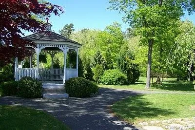 $259,990 | 25 Glen Hollow Drive, Unit H23, Holtsville, NY 11742