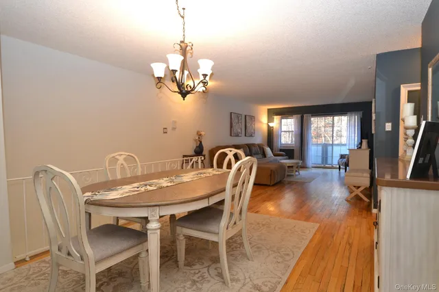 $259,990 | 25 Glen Hollow Drive, Unit H23, Holtsville, NY 11742