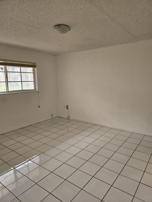 8851 Northwest 119th Street, Unit 11061 Hialeah, FL 33018 - Photo 7 of 8
