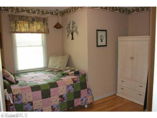 809 Zimmerman Road Lexington, NC 27295 - Photo 11 of 16 3rd Bedroom.