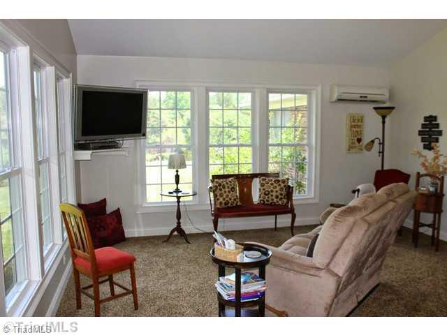 809 Zimmerman Road Lexington, NC 27295 - Photo 6 of 16 Sunroom.
