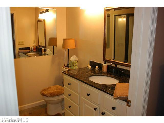809 Zimmerman Road Lexington, NC 27295 - Photo 8 of 16 Master Bath/Spa.